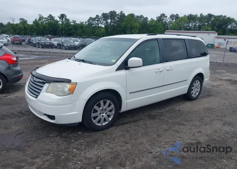 2010 Chrysler Town & Country Touring из США, поврежденный, VIN 2A4RR5DX5AR343664